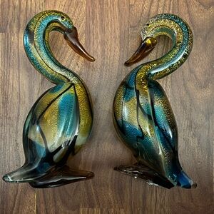 Elegant Glass Swan Figurines - Blue and Gold